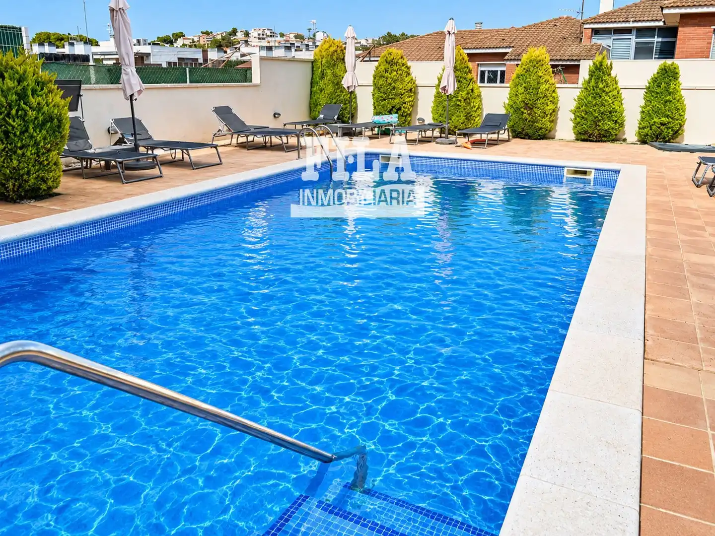 Pis amb piscina en venda a Segur de Calafell