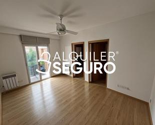 Dormitori de Pis de lloguer en  Madrid Capital amb Calefacció, Terrassa i Moblat