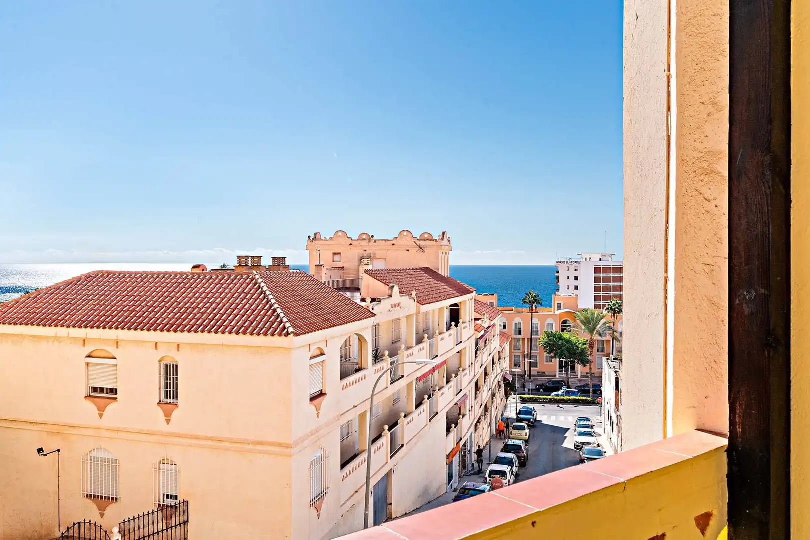 Vista exterior de Casa adosada en venda en Roquetas de Mar amb Jardí privat, Terrassa i Traster