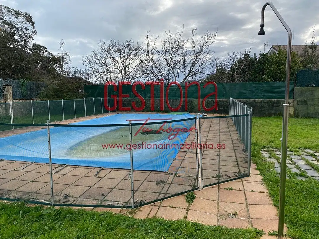 Piscina de Casa adosada en venta en Bareyo con Calefacción, Jardín privado y Piscina