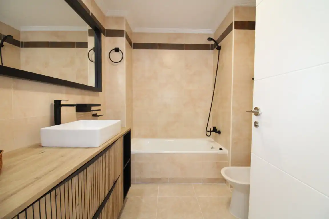 Badezimmer von Wohnung zum Verkauf in Villajoyosa / La Vila Joiosa mit Klimaanlage, Terrasse und Abstellraum
