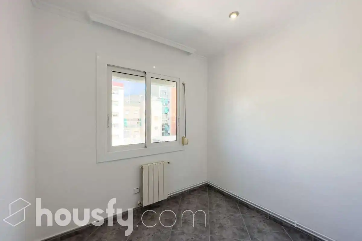 Flat for sale in CL PRAT DE LA RIBA, Cementiri Vell