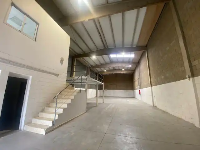 Nave industrial de alquiler en Santa Perpètua de Mogoda