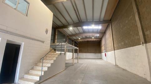 Foto 4 von Fabrikhallen zur Miete in Santa Perpètua de Mogoda, Barcelona