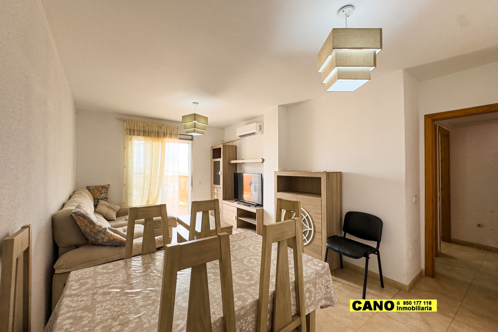 Sala d'estar de Pis en venda en Roquetas de Mar amb Terrassa