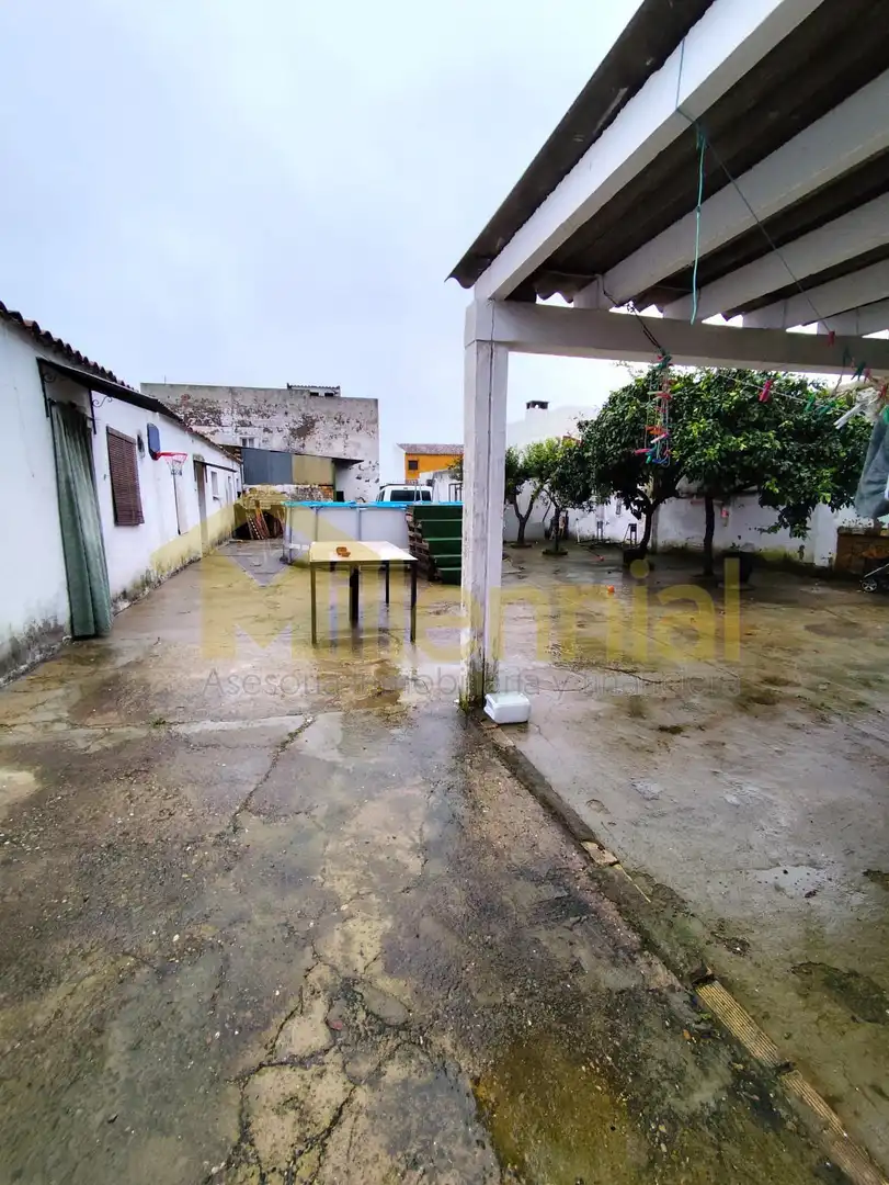 Vista exterior de Residencial en venta en Lora del Río