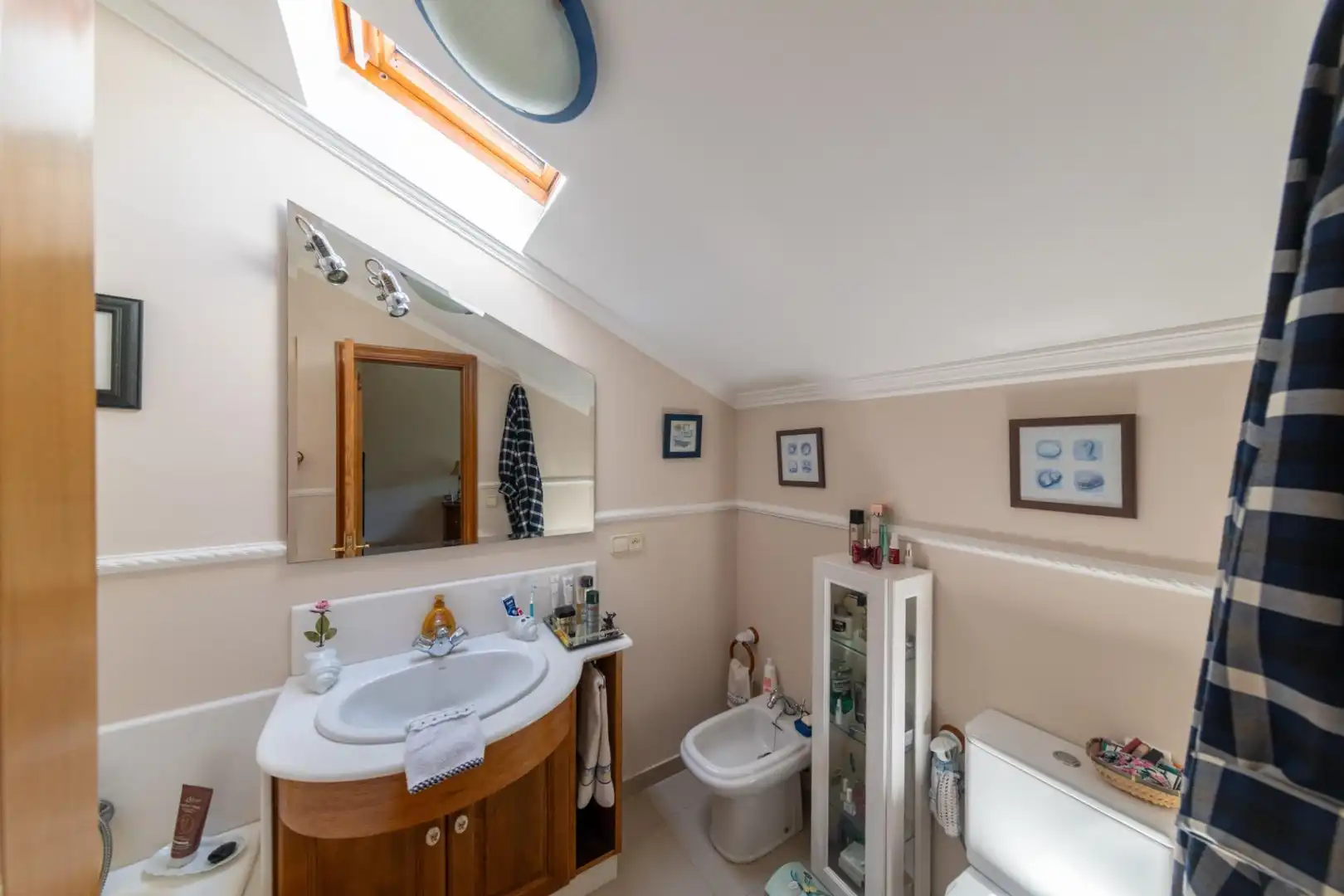 Baño de Casa o chalet en venta en A Illa de Arousa  con Calefacción, Jardín privado y Terraza