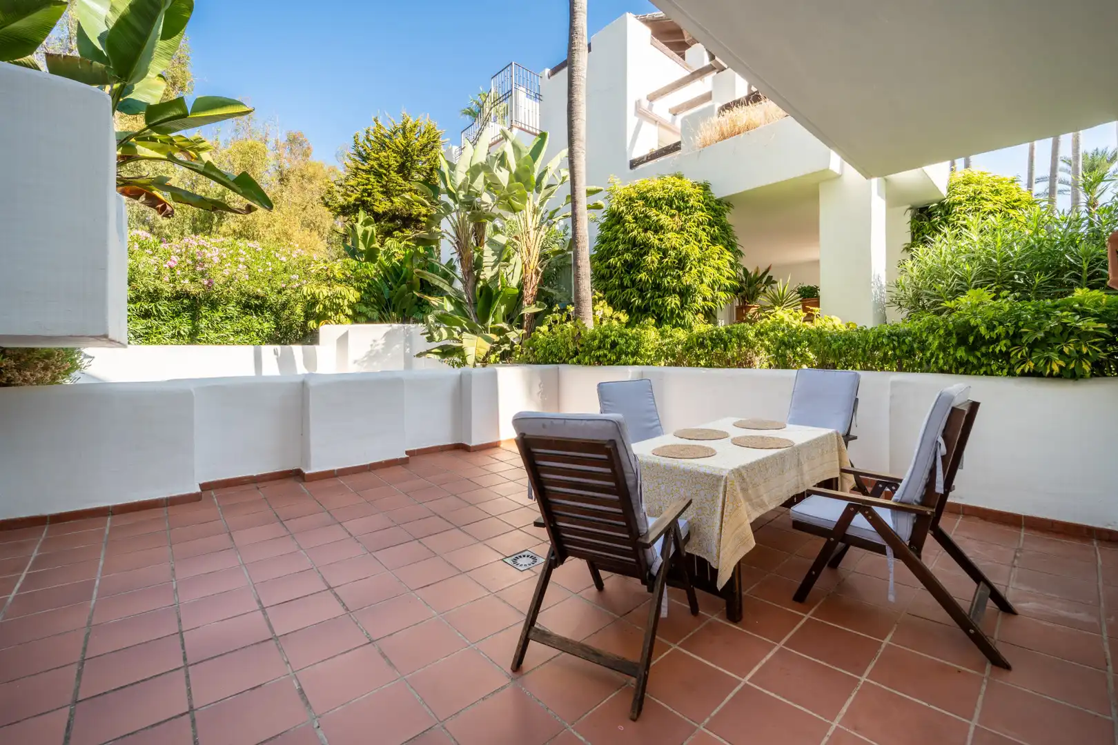 Terrace of Ground floor for sale in Estepona  with Air Conditioner, Private garden and Terrace