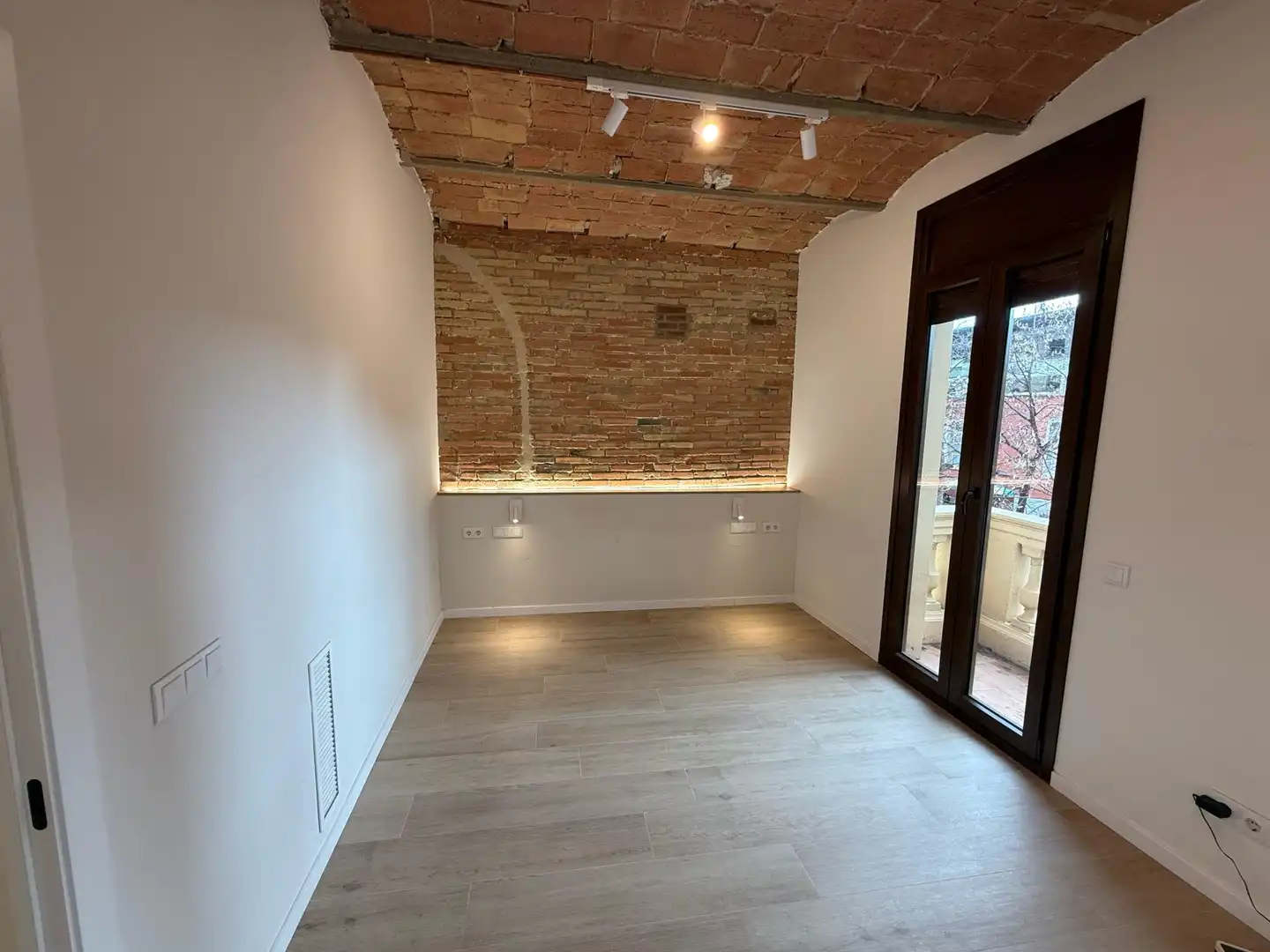 Wohnung zur Miete in Girona mit Klimaanlage, Terrasse und Balkon