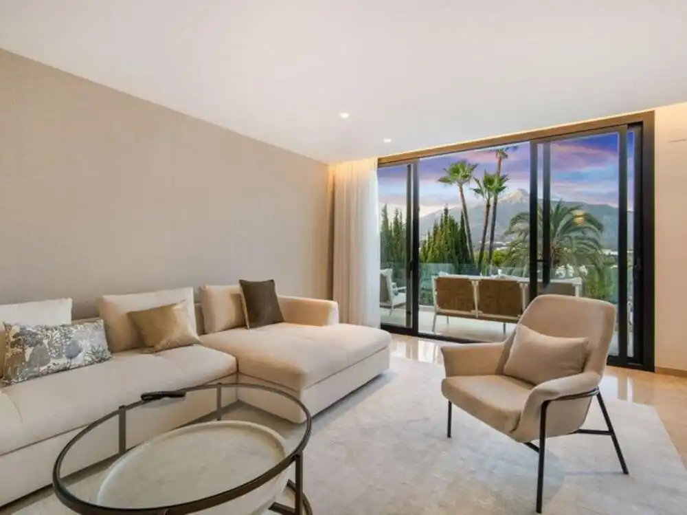Living room of Houses for sale in Nueva Andalucía