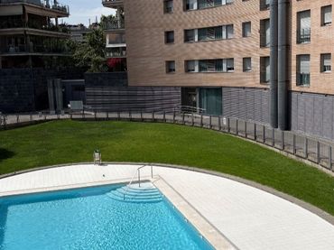 Pis amb piscina en venda a Carrer de Joaquim Rubió i Ors 47