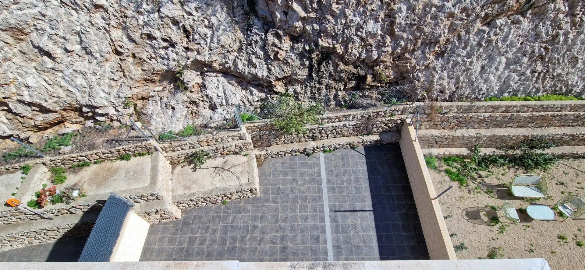 Terrasse von Einfamilien-Reihenhaus zum Verkauf in Cullera mit Klimaanlage, Privatgarten und Terrasse