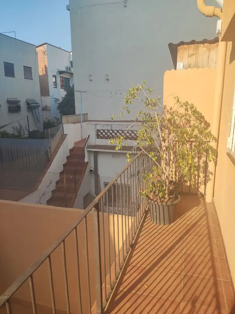 Terrassa de Casa adosada en venda en Barcelona amb Calefacció, Jardí privat i Terrassa