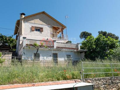 Exterior view of House or chalet for sale in La Torre de Claramunt  with Heating, Private garden and Storage room