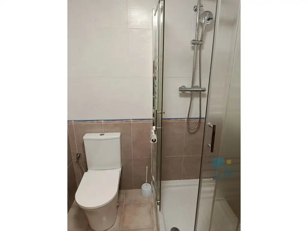 Baño de Piso en venta en Pasaia con Horno, Lavadora y Microondas