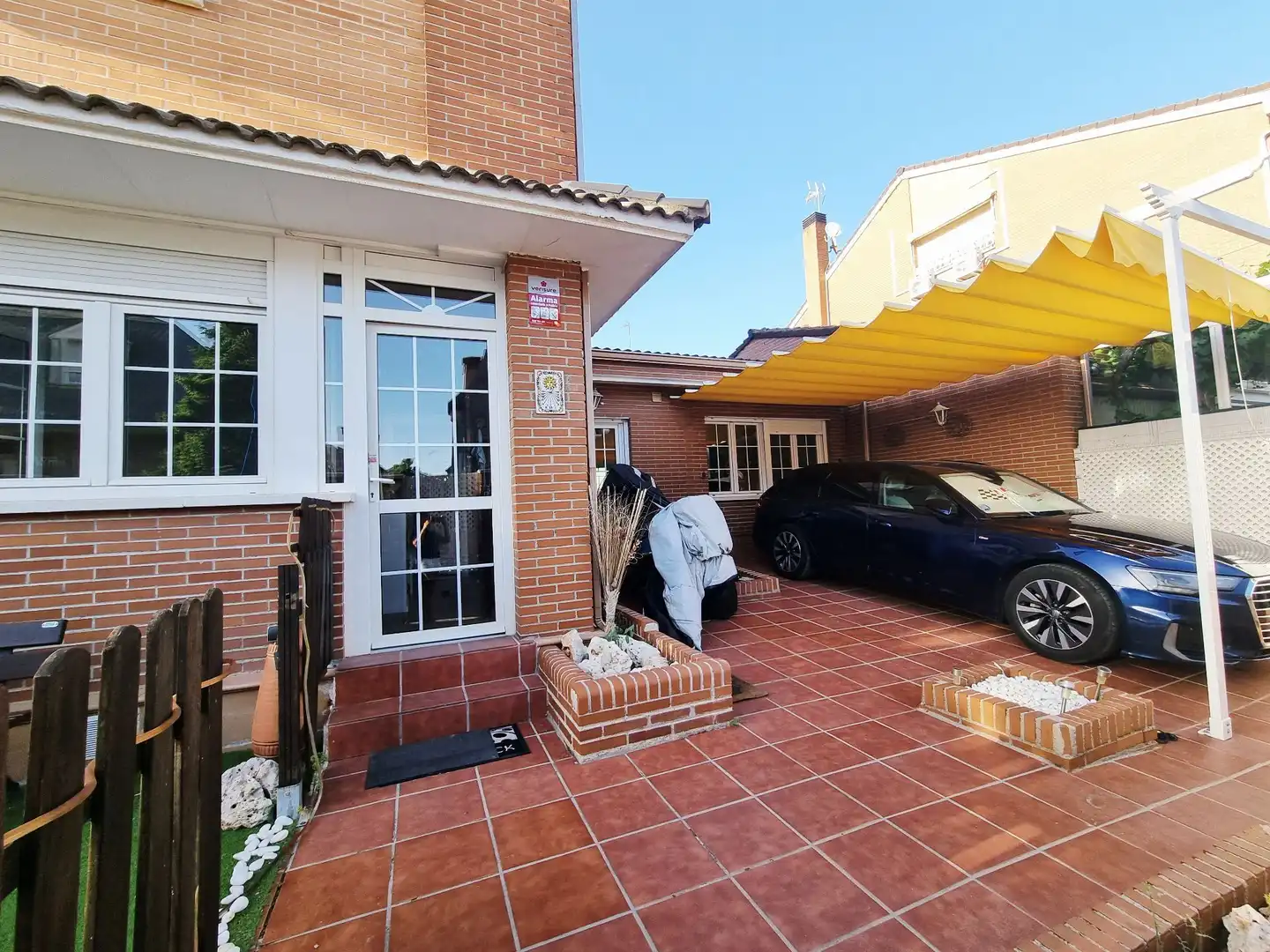 Vista exterior de Casa o xalet en venda en Torrejón de la Calzada amb Aire condicionat, Calefacció i Jardí privat