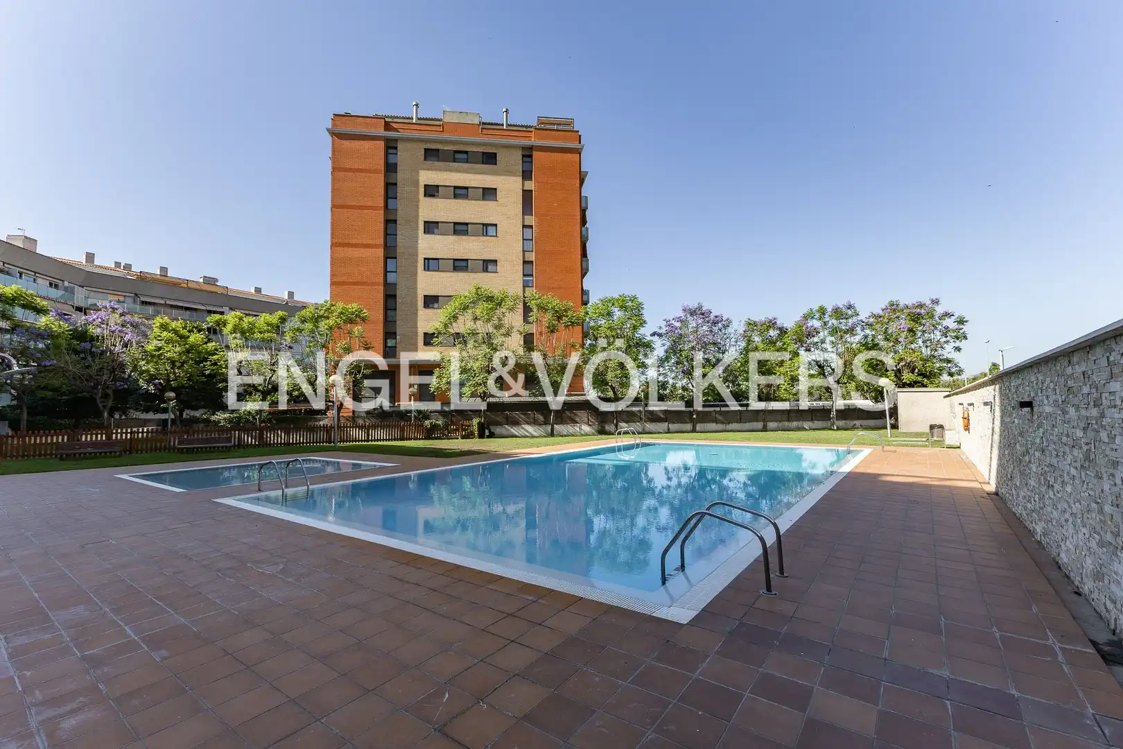 Piscina de Ático en venta en Sant Joan Despí con Aire acondicionado, Calefacción y Parquet