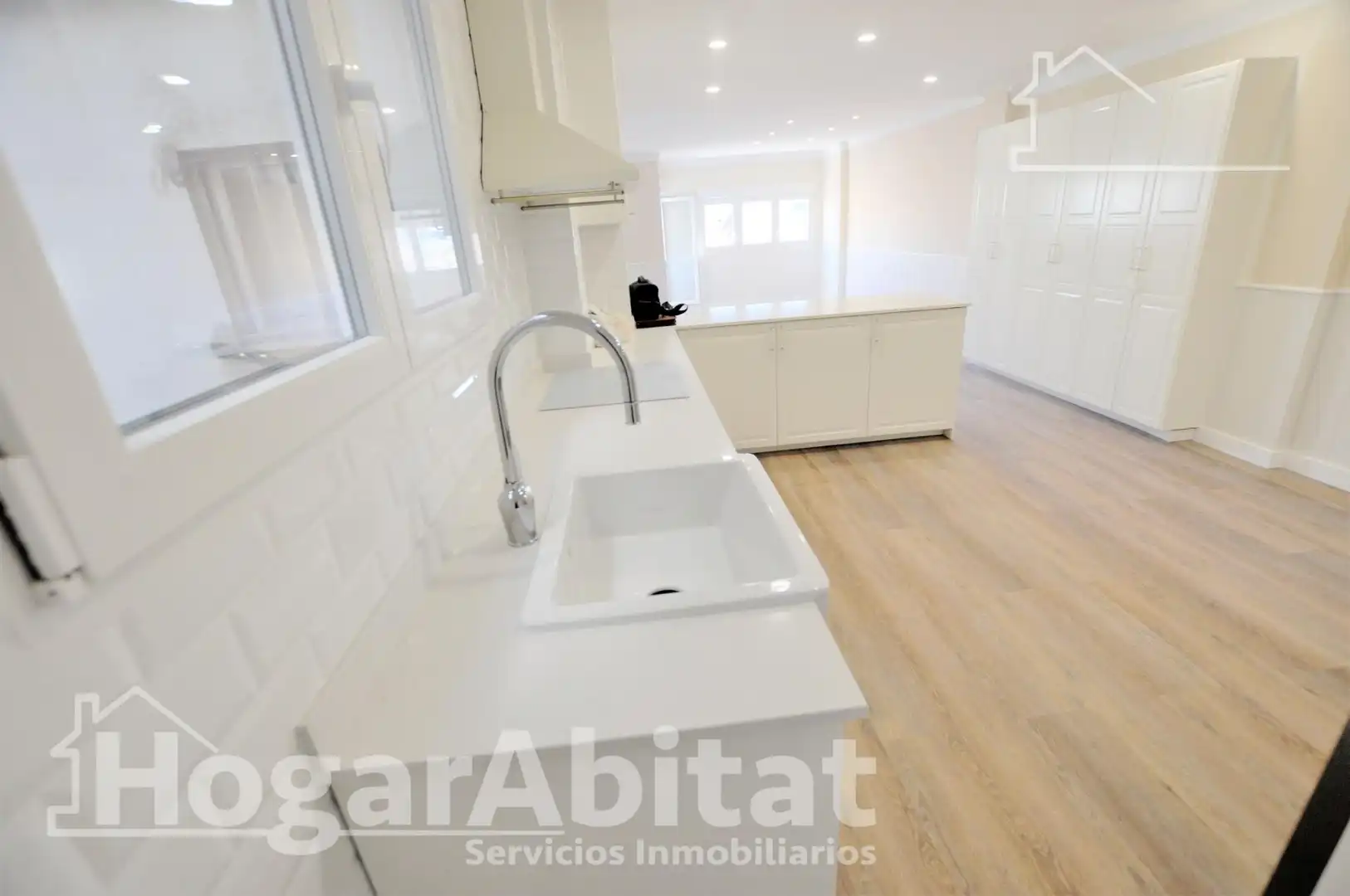 Flat with terrace for sale in Calle de San Vicente Mártir, imagen 10