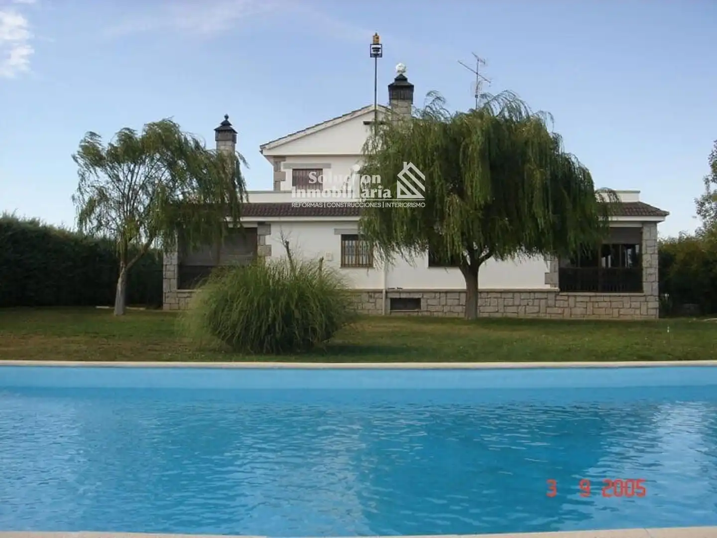 Swimming pool of Houses for sale in Villares de la Reina  with Heating and Swimming Pool