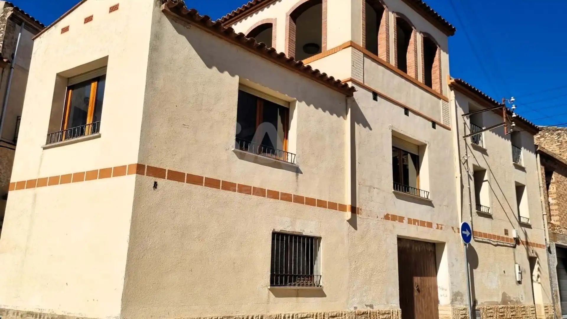 Vista exterior de Edifici en venda en Ginestar
