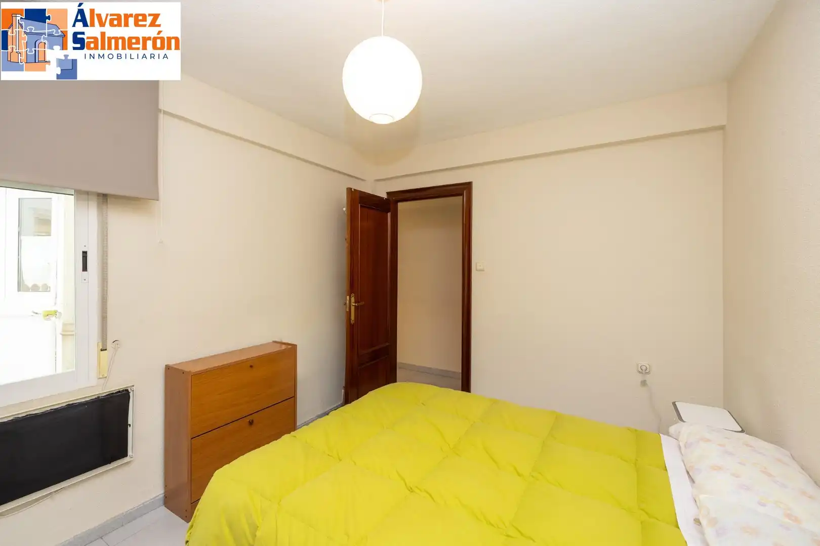 Bedroom of Flat for sale in Granada  with Balcony