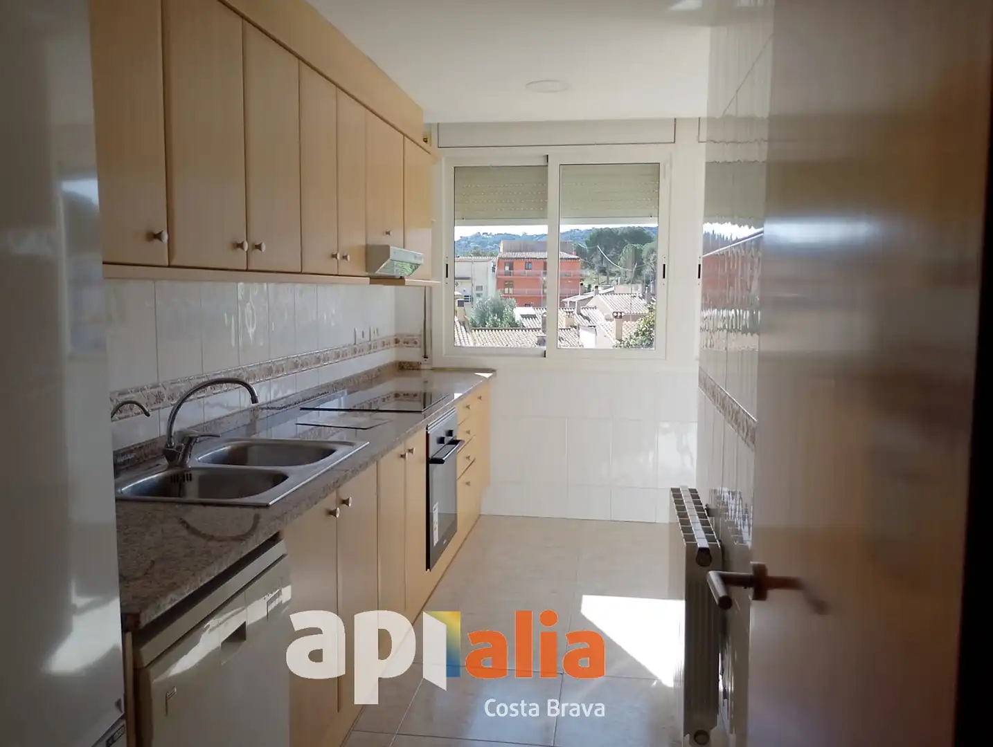 Cocina de Piso en venta en Calonge i Sant Antoni con Calefacción y Jardín privado