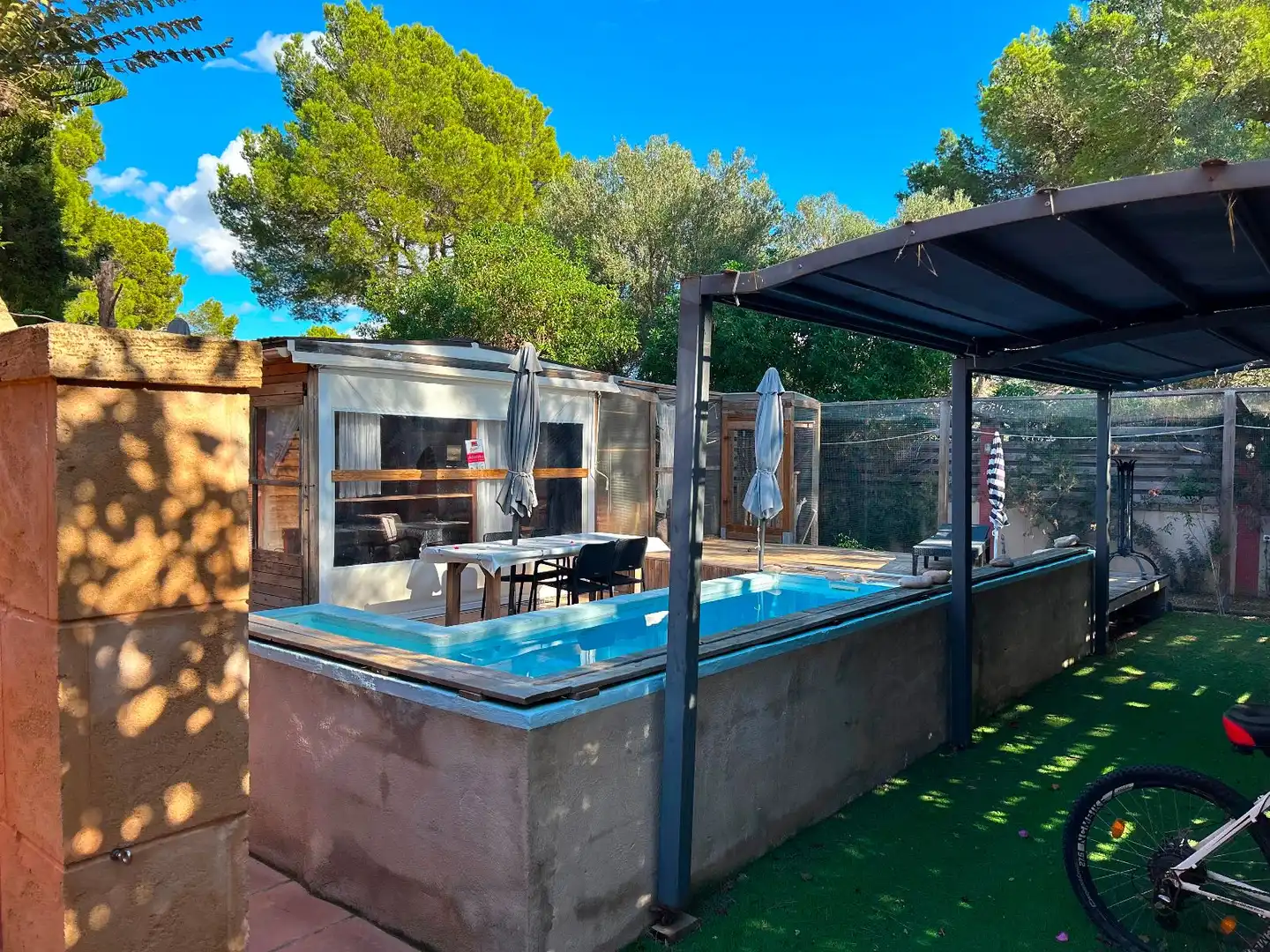 Schwimmbecken von Geschaftsraum zum Verkauf in Calvià mit Klimaanlage, Terrasse und Möbliert