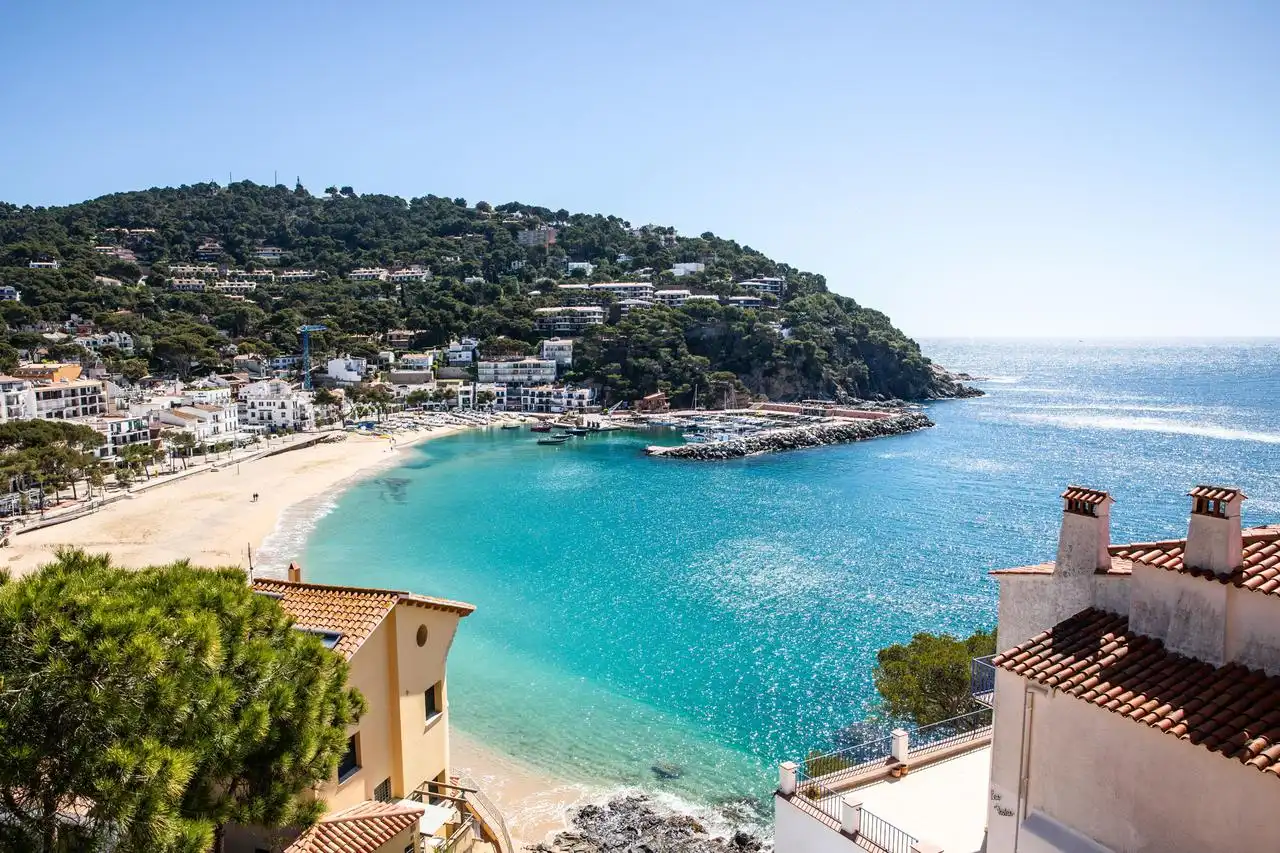 Außenansicht von Wohnung zum Verkauf in Palafrugell mit Heizung, Abstellraum und Ofen