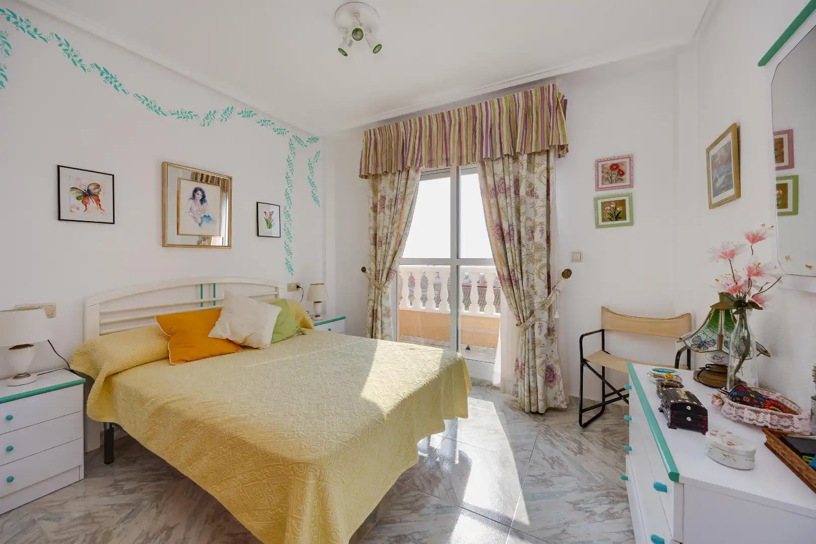 Dormitori de Apartament en venda en Torrevieja amb Piscina, Moblat i Rentadora