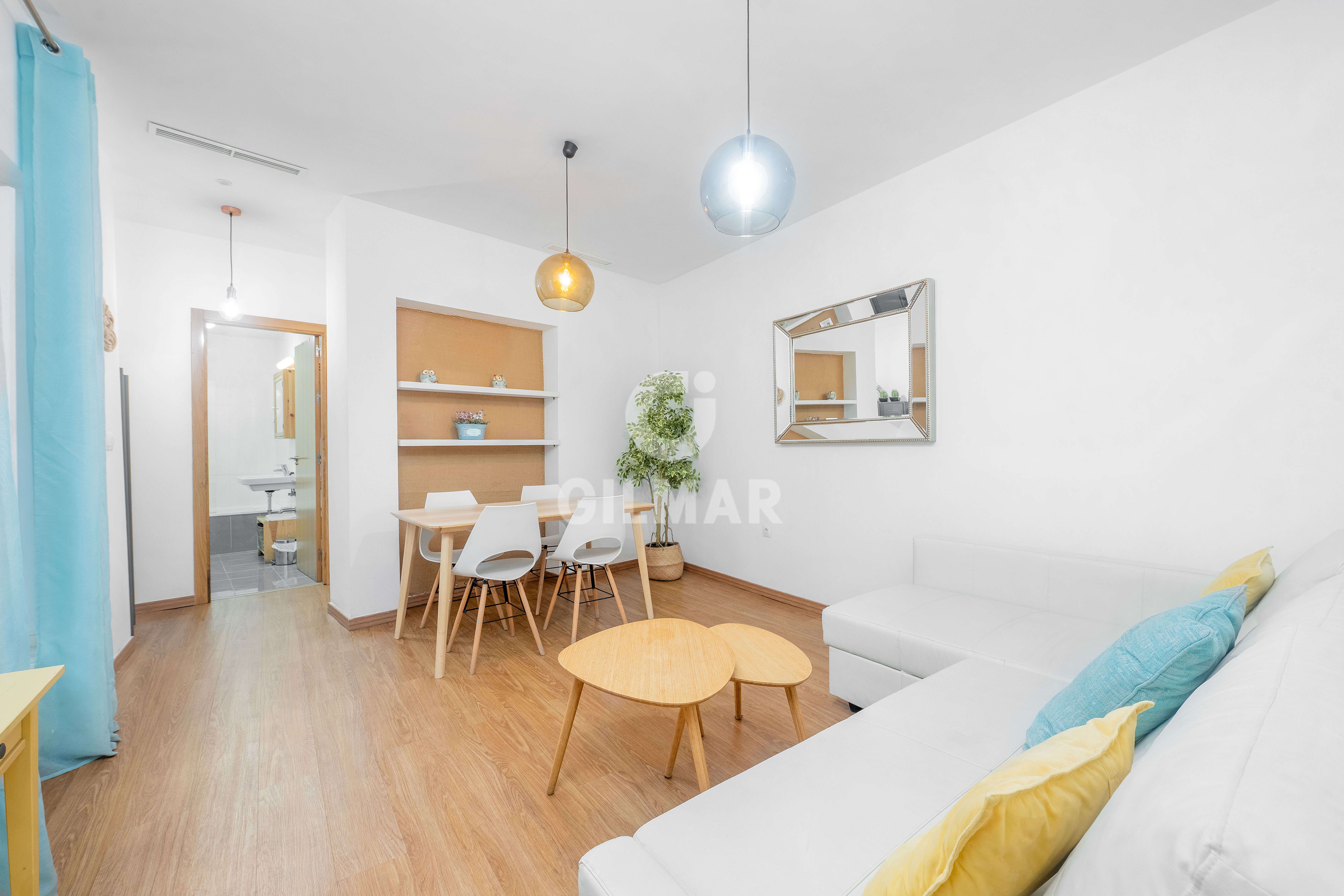 Sala d'estar de Planta baixa en venda en  Cádiz Capital amb Calefacció