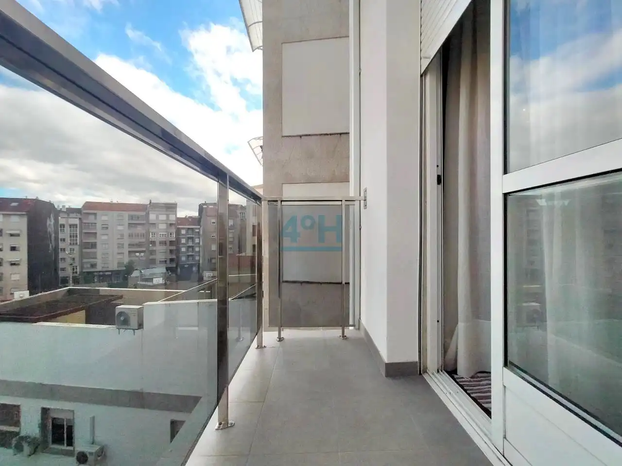 Terrassa de Pis de lloguer en Ourense Capital  amb Calefacció, Parquet i Moblat