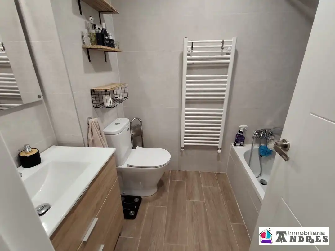 Baño de Piso en venta en Bermeo con Calefacción, Terraza y Trastero