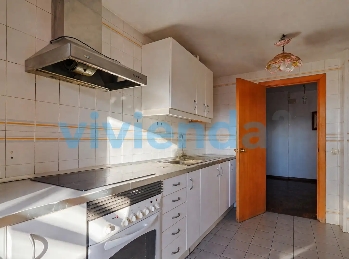Cocina de Piso en venta en Madrid con Calefacción y Balcón