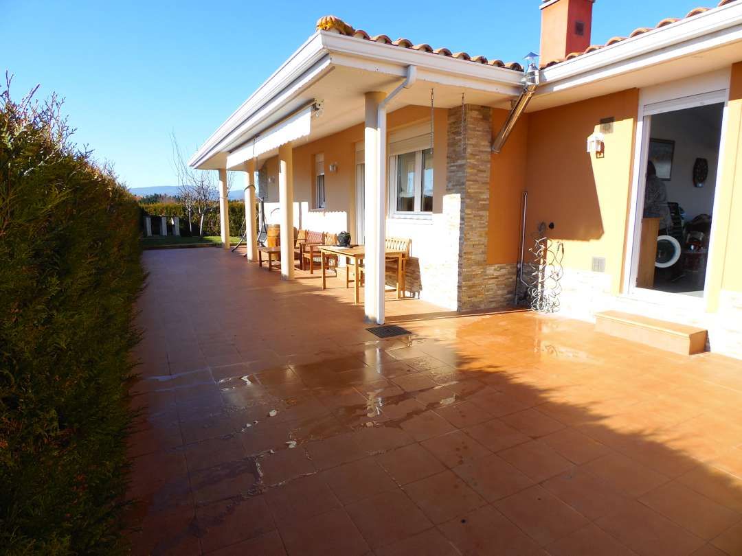 Exterior view of Single-family semi-detached for sale in Medina de Pomar  with Heating