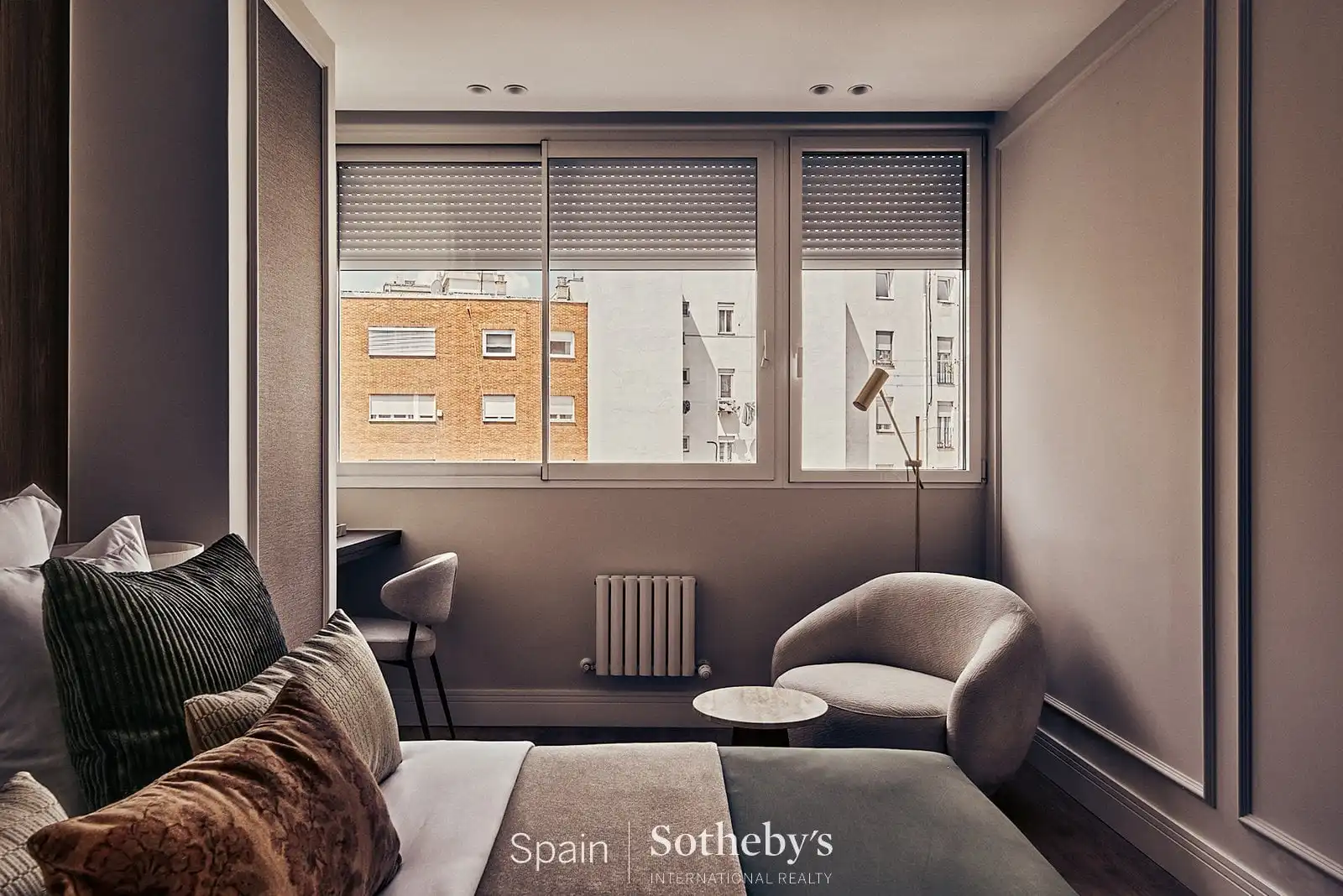 Bedroom of Apartments for sale in Madrid  with Air Conditioner, Heating and Terrace