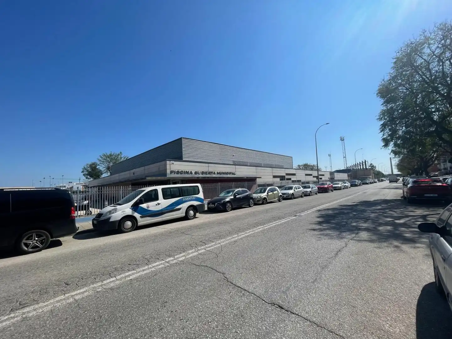 Vista exterior de Pis en venda en La Rinconada amb Aire condicionat i Terrassa