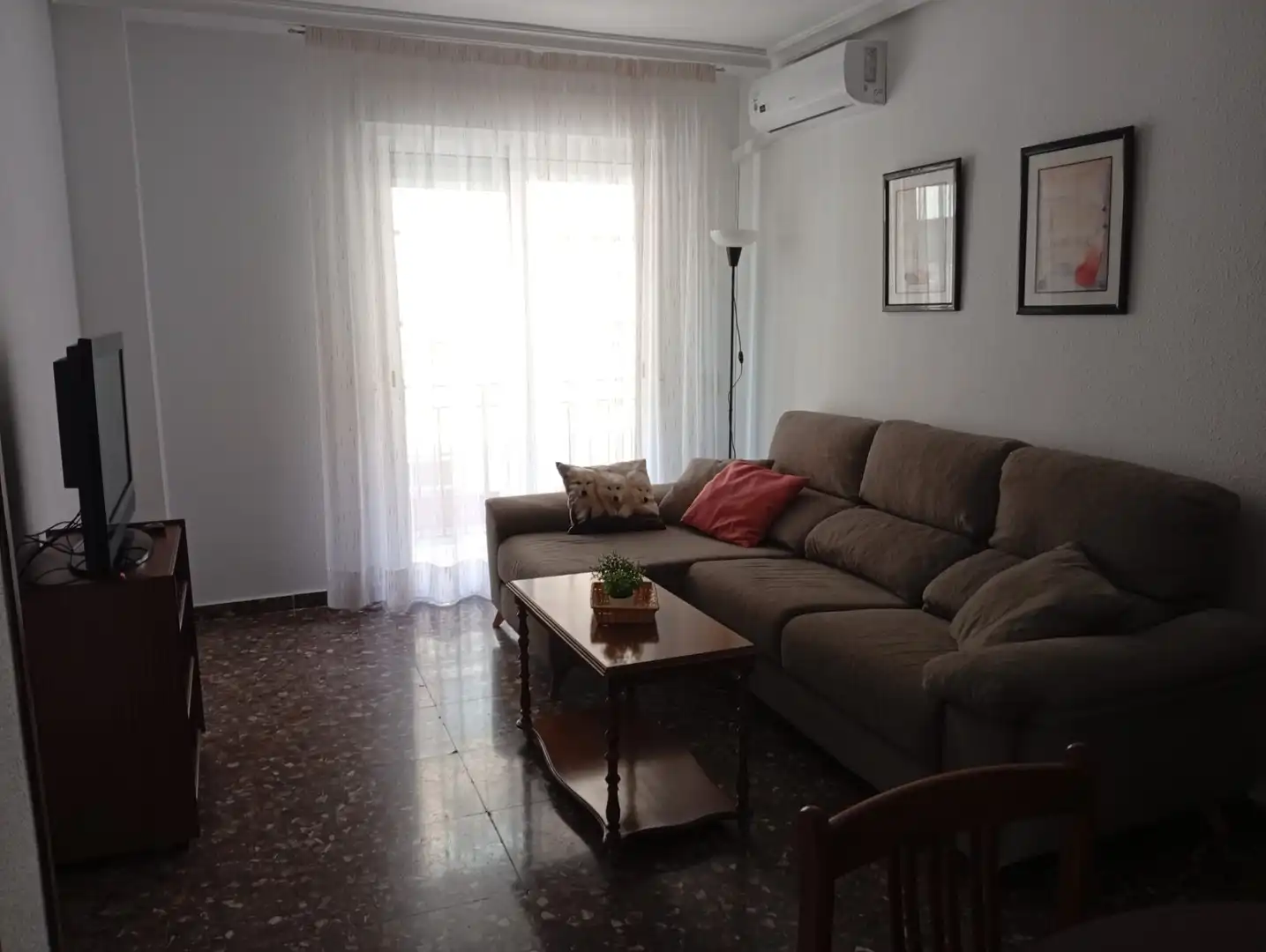 Wohnzimmer von Wohnung zur Miete in Jaén mit Klimaanlage, Terrasse und Möbliert