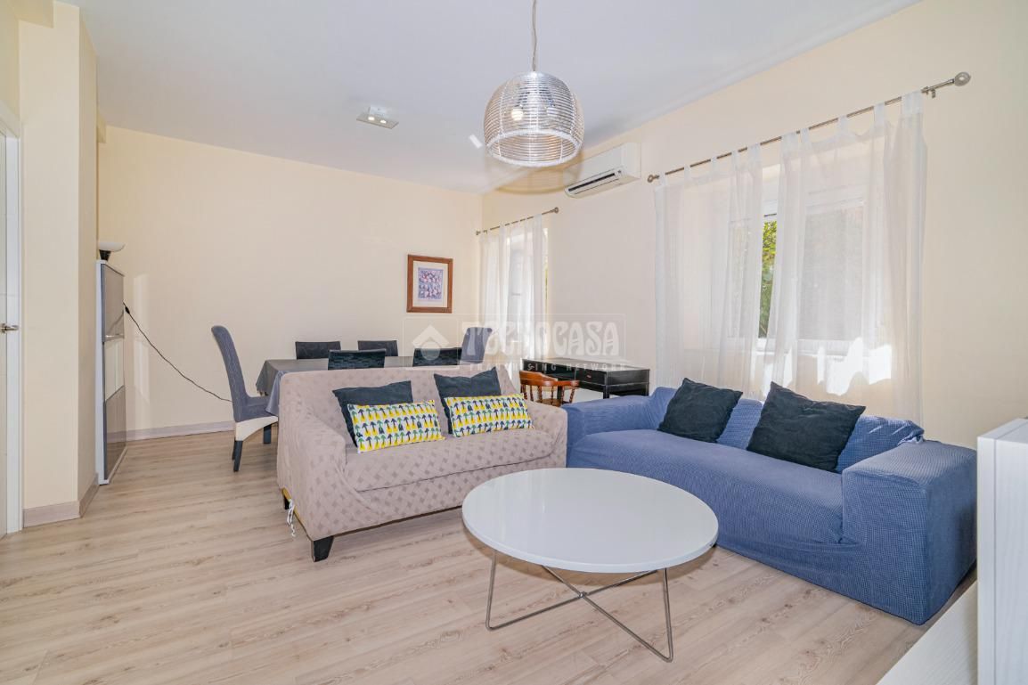 Living room of Flat for sale in  Granada Capital