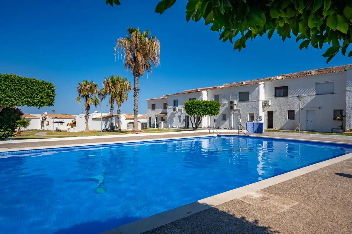Piscina de Casa adosada en venda en Orihuela amb Calefacció, Jardí privat i Piscina