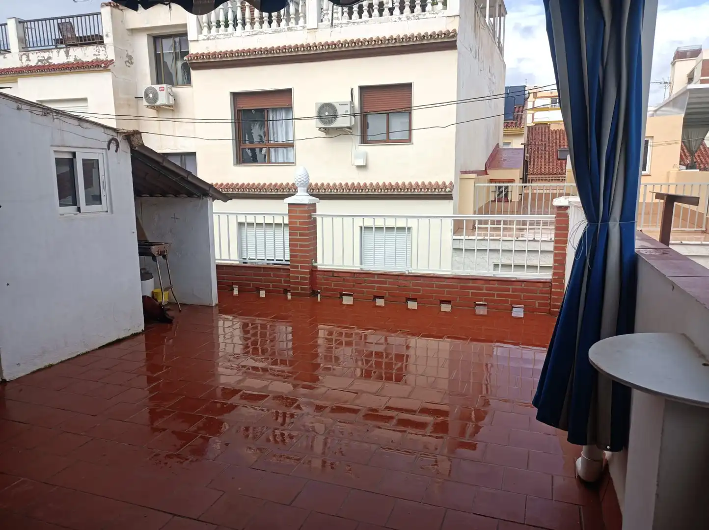 Vista exterior de Casa o chalet en venta en Vélez-Málaga con Aire acondicionado, Terraza y Amueblado