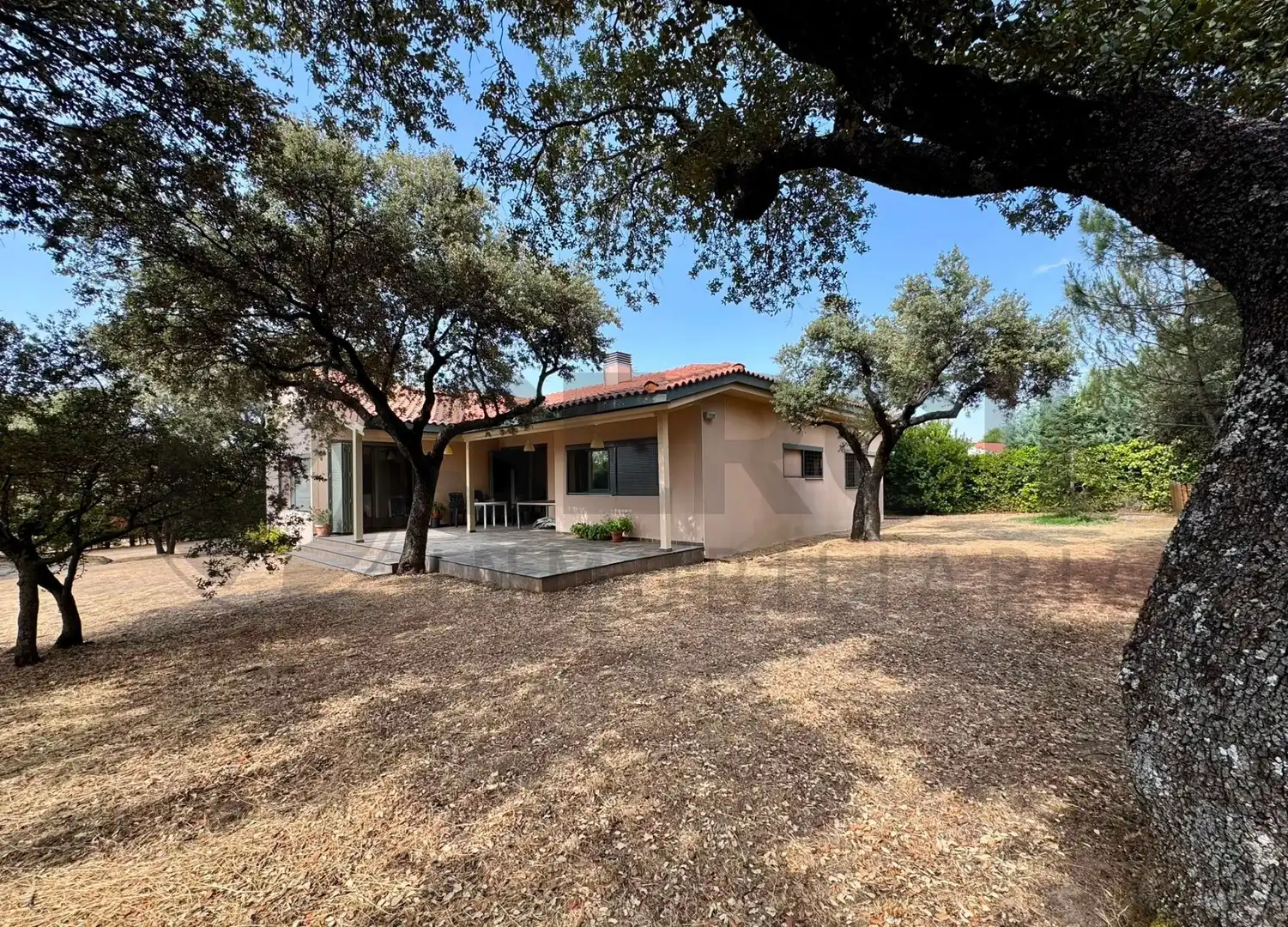 Vista exterior de Casa o xalet en venda en Navas de Riofrío amb Calefacció, Jardí privat i Traster