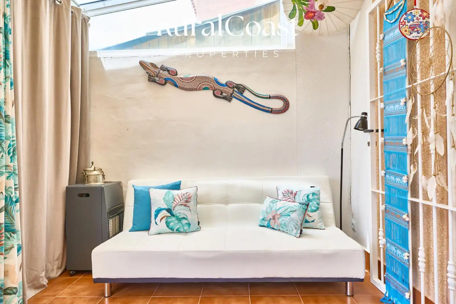 Sala de estar de Casa adosada en venta en Aigües con Aire acondicionado, Calefacción y Jardín privado