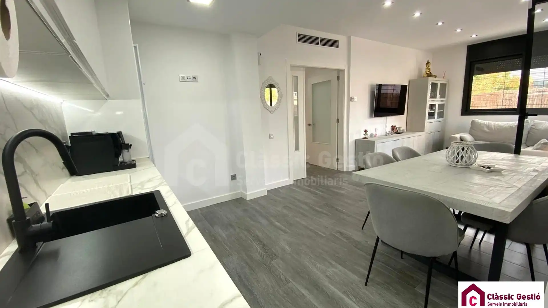 Kitchen of Houses for sale in Terrassa  with Air Conditioner, Heating and Terrace