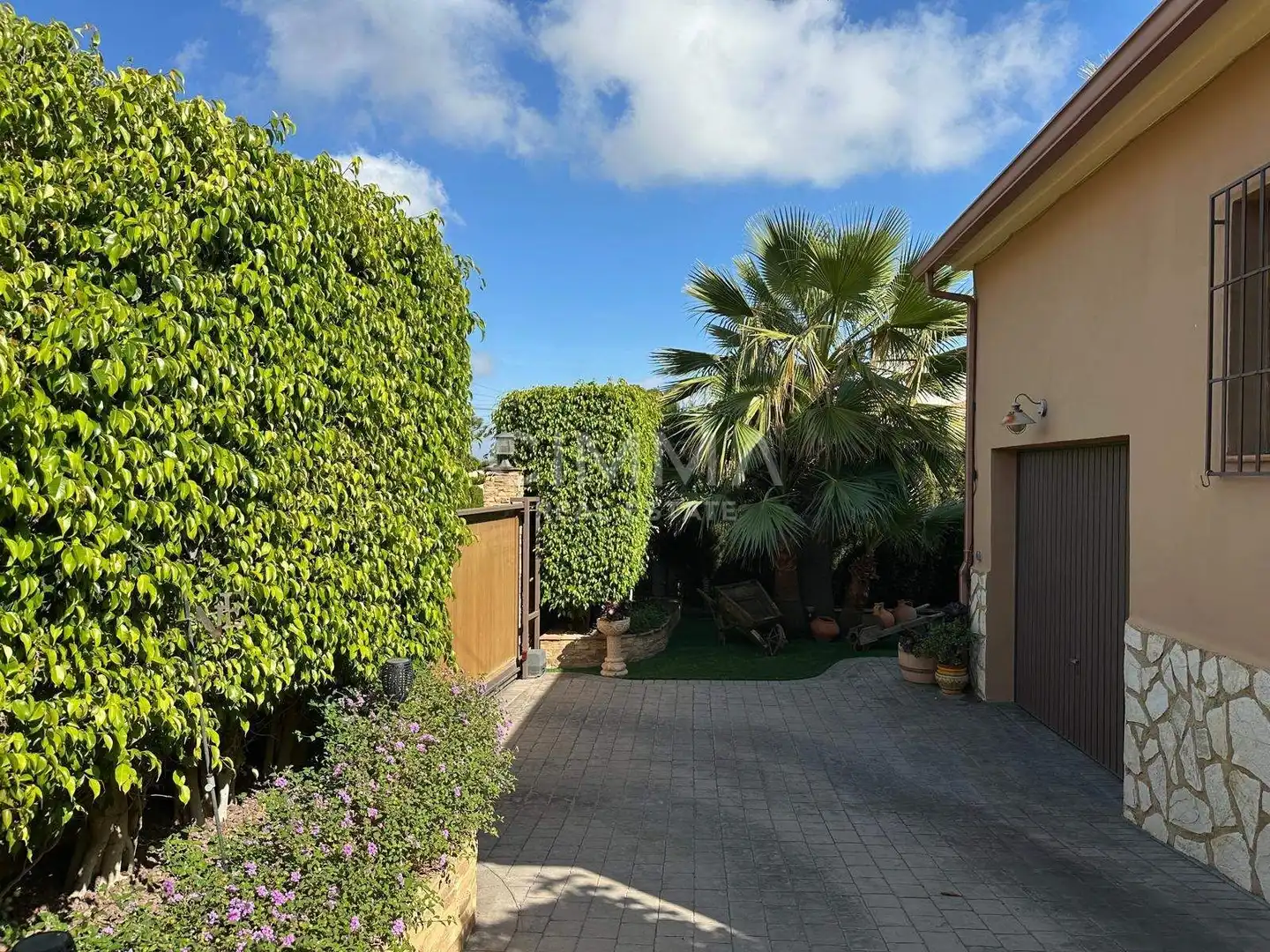 Vista exterior de Casa o chalet en venta en La Nucia con Aire acondicionado, Calefacción y Jardín privado