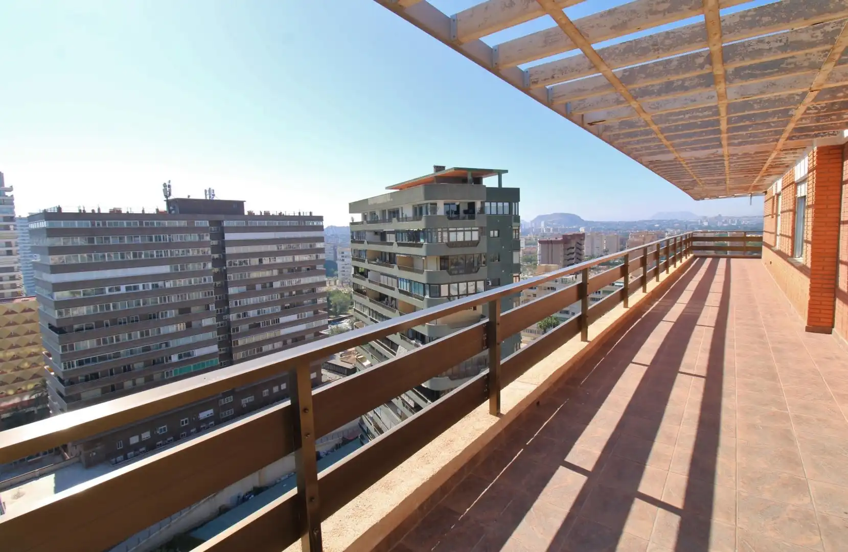 Terrassa de Àtic en venda en Alicante / Alacant amb Terrassa, Balcó i Piscina comunitària