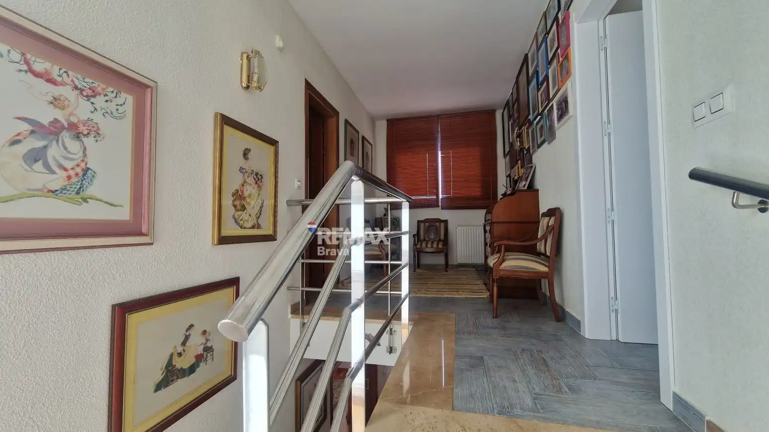 Houses for sale in Roses  with Air Conditioner, Private garden and Parquet flooring
