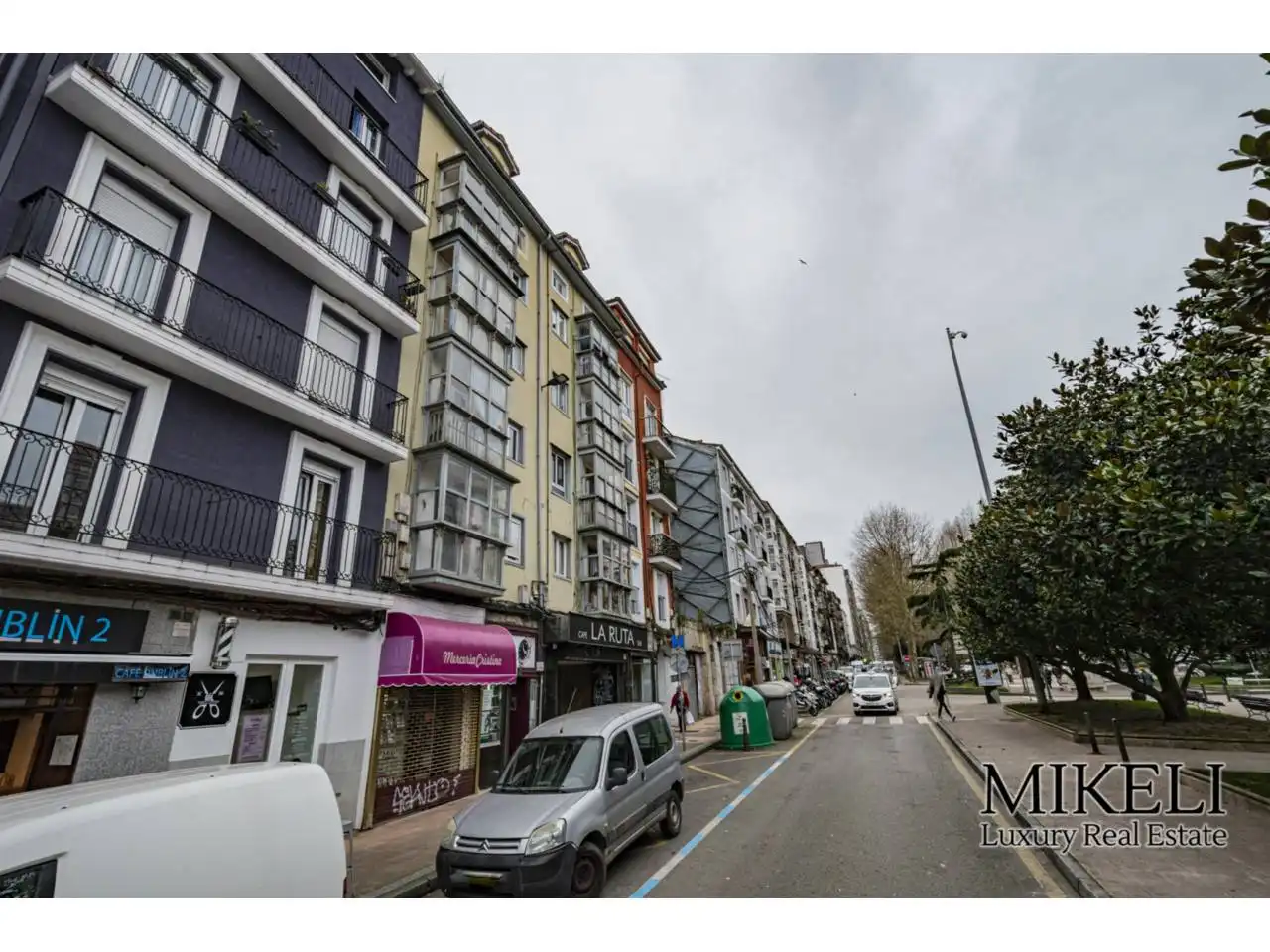 Vista exterior de Edificio en venta en Santander
