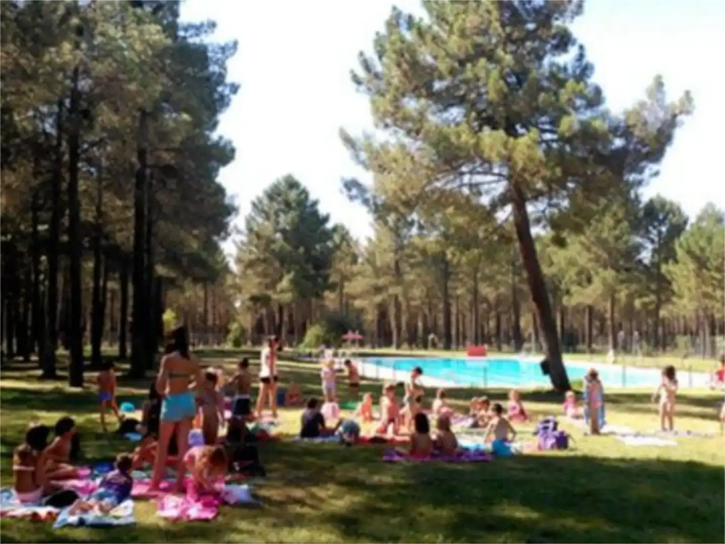 Piscina de Piso en venta en Lastras de Cuéllar con Trastero y Amueblado