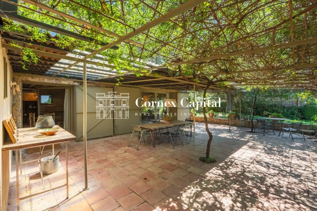 Terraza de Finca rústica de alquiler en Forallac con Aire acondicionado, Calefacción y Jardín privado