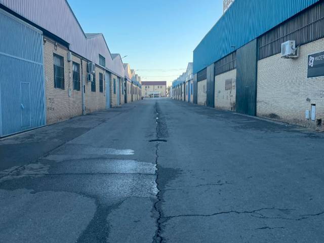 Local comercial en Alquiler en Calle Carrión, 4 en Pilas